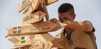 L'Armée française publie une photo sur Twitter qui déclenche un scandale en Algérie