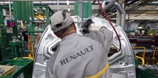 Scandale chez Renault : des cadres rapatriés mais 32 000 Marocains restent bloqués à l'étranger