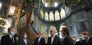 Sainte-Sophie : visite surprise de Recep Erdogan après la reconversion en mosquée