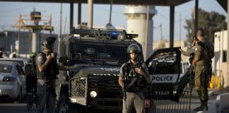 La police israélienne tire et blesse un Palestinien sourd et muet à un checkpoint