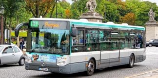 Paris : Des policiers font descendre d'un bus uniquement les personnes noires