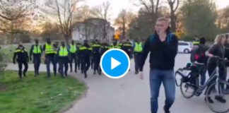 Pays-Bas un policier boxe à plusieurs reprises des jeunes en pleine rue - VIDEO