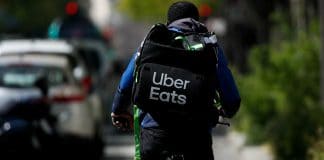 Dépêche-toi esclave - Yaya, livreur Uber Eats reçoit un message raciste d’une cliente