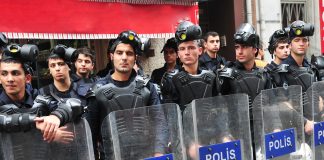 Le suicide des policiers explosent en Turquie