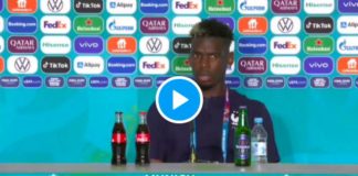 Paul Pogba retire une bouteille de bière en conférence de presse - VIDEO