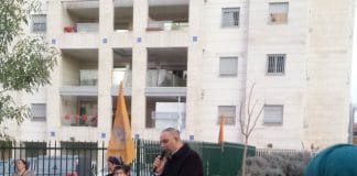 Un maire israélien et un groupe d'extrémistes juifs prennent d'assaut une école arabe à Lod
