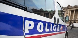 Besancon - un homme en lingerie muni d’un couteau menace ses voisins 