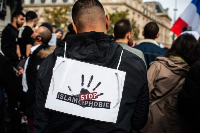 Islamophobie : les violences ciblant les musulmans en hausse de 52% en France