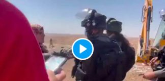 Palestine une femme courageuse défend une source d’eau convoitée par des soldats israéliens - VIDEO