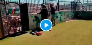 Un colon israélien envahit une école pour terroriser les enfants palestiniens - VIDEO (1)