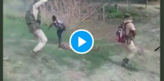 Inde des policiers tirent à bout portant sur un homme musulmane puis le fouettent à mort - VIDEO