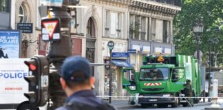 Paris - un enfant de 2 ans meurt renversé par un camion poubelle