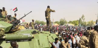 L'armée soudanaise prend le pouvoir par un coup d'État et arrête le Premier ministre