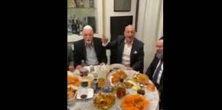 Des juifs chantent l’hymne national marocain pour célébrer la normalisation avec Israël - VIDEO