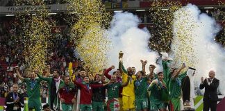 L'Algérie, championne d'Afrique, remporte la Coupe arabe après avoir battu la Tunisie