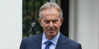 Tony Blair admet qu'il a peut-être eu tort d'envahir l'Afghanistan et l'Irak