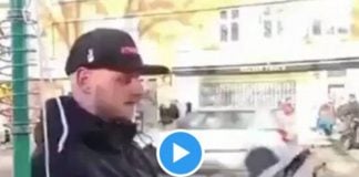 Des passants tabassent un homme qui tente de brûler un exemplaire du Coran - VIDEO